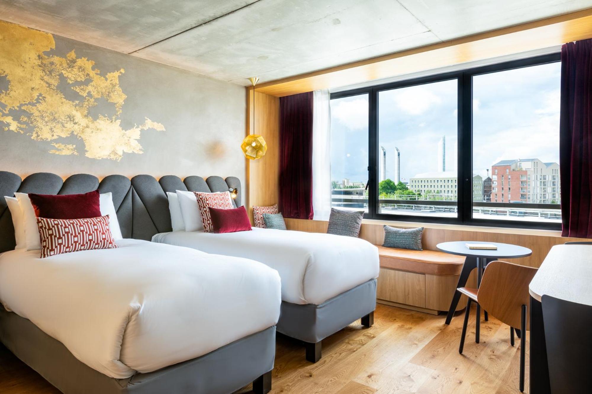 Renaissance 4*